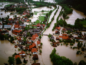 Luftaufnahme von überfluteten Eschenlohe